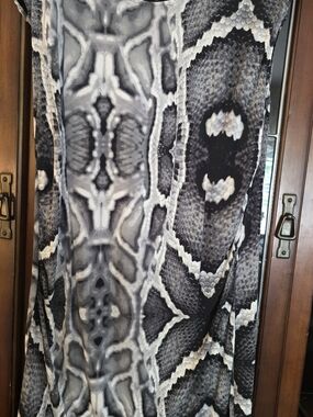 Reptile Print Snake Skin Habitat Backdrop - Black & Gray Attention Brand